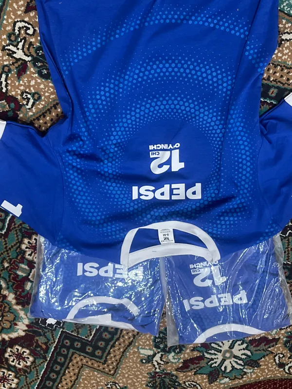 Pepsi 12-oʻyinchi futbolkasi Razmer : S va M