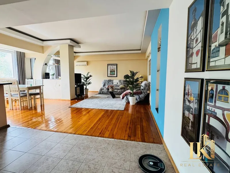 Уютная 2-комнатная квартира 80 м², 2/8, рядом с метро Космонавтов — фото 3 Уютная 2-комнатная квартира 80 м², 2/8, рядом с метро Космонавтов — фото 3