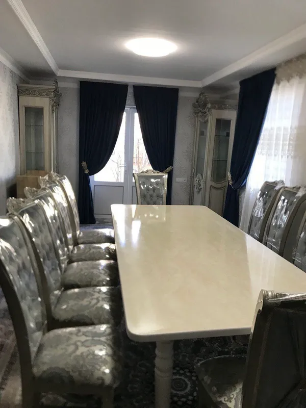 Продаются стол и стулья, состояние хорошее, как новые 2