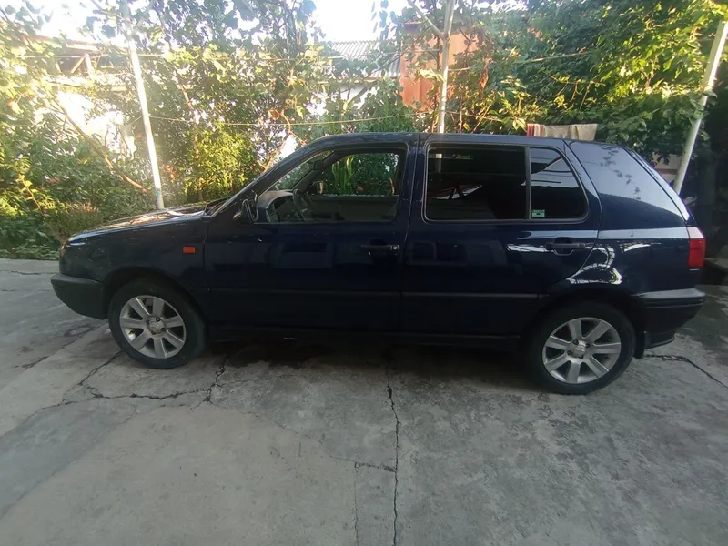 Volkswagen golf 1992 yil 3 Volkswagen golf 1992 yil 3