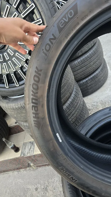245/45/R19 HANKOOK ion evo 3