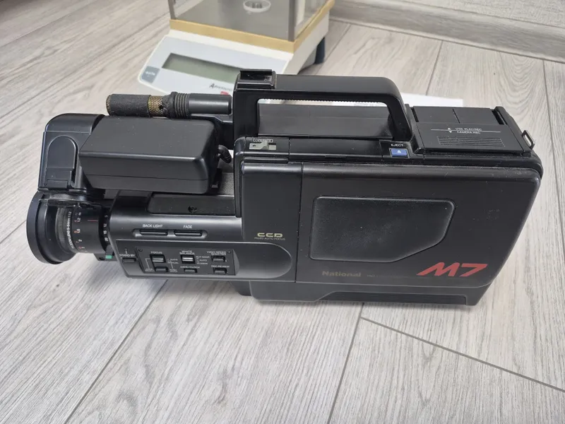Продаётся винтажная видеокамера National Panasonic M7 VHS — фото 1