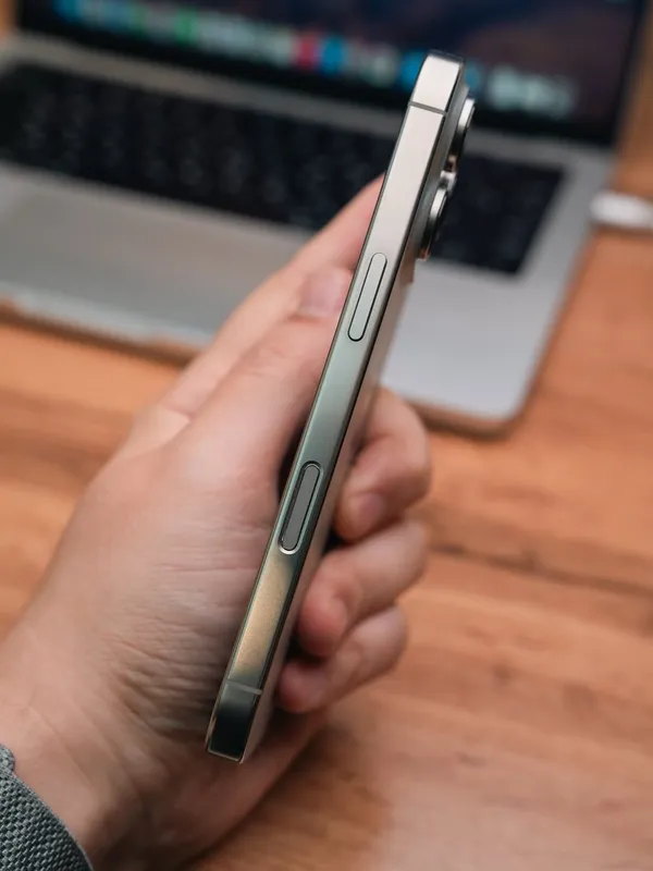 iPhone 16 Pro 128gb Natural Titanium 92% — фото 3