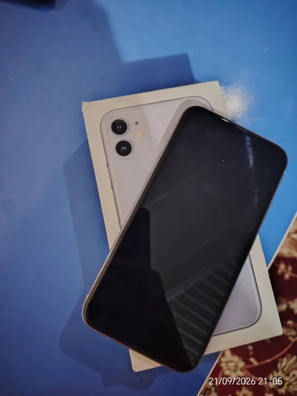 iPhone 11. Есть коробка и документы 2 iPhone 11. Есть коробка и документы 2