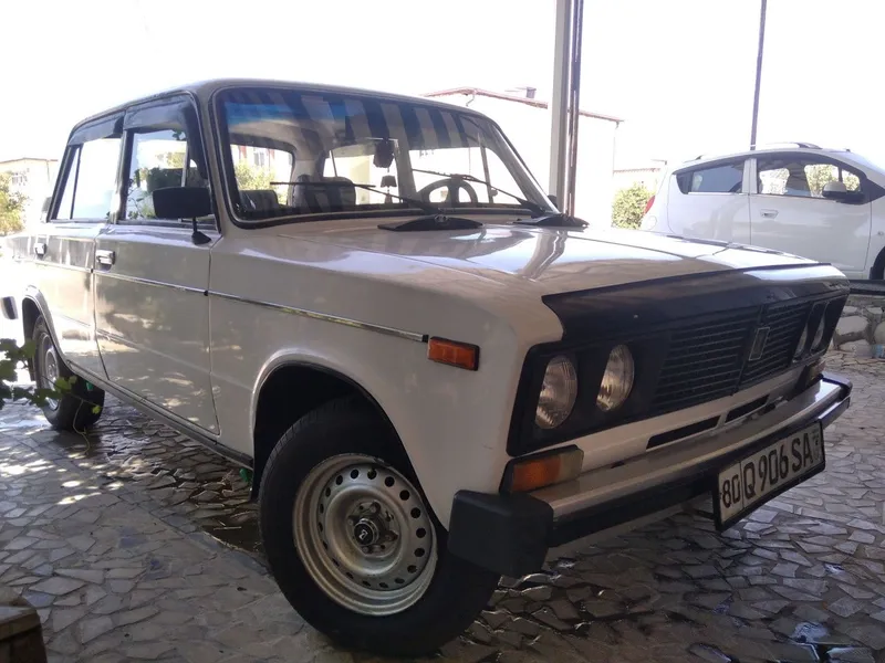 VAZ 2106 sotiladi. 1 VAZ 2106 sotiladi. 1