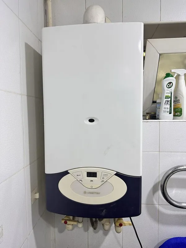Продается двухконтурный котел Ariston 24 Продается двухконтурный котел Ariston 24