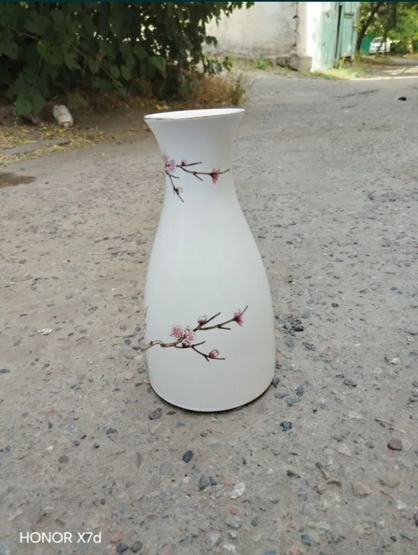 Gul vazasi sotiladi, narxi kelishiladi, holati yangi 1