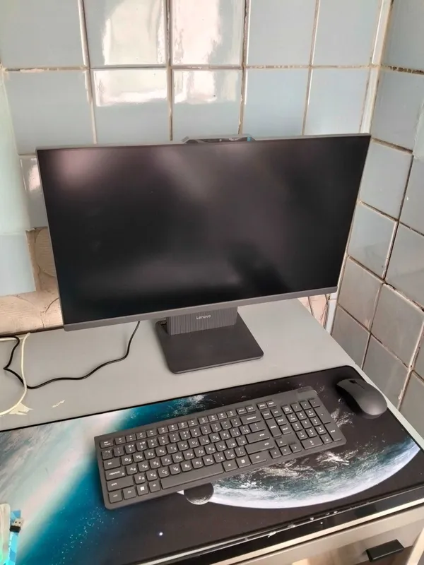 Lenovo IdeaCentre 27 | Ryzen 5 8645HS | 16GB DDR5 | 1TB SSD 3 Lenovo IdeaCentre 27 | Ryzen 5 8645HS | 16GB DDR5 | 1TB SSD 3