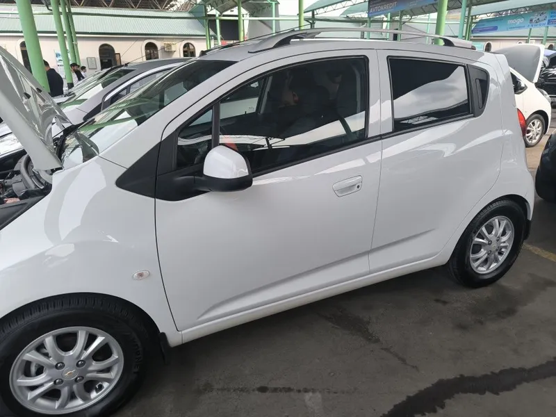 Chevrolet spark avtomat 2021 yil — фото 1