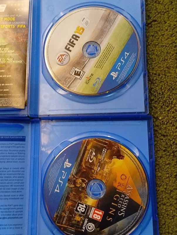 Playstation 4 slim 4 Playstation 4 slim 4