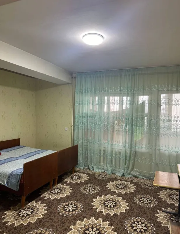 Maksi Gorkiy. 100 kvadrat 4 Maksi Gorkiy. 100 kvadrat 4