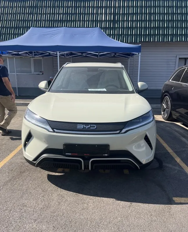 YUAN UP BYD 2025, краска в отличном состоянии 1 YUAN UP BYD 2025, краска в отличном состоянии 1