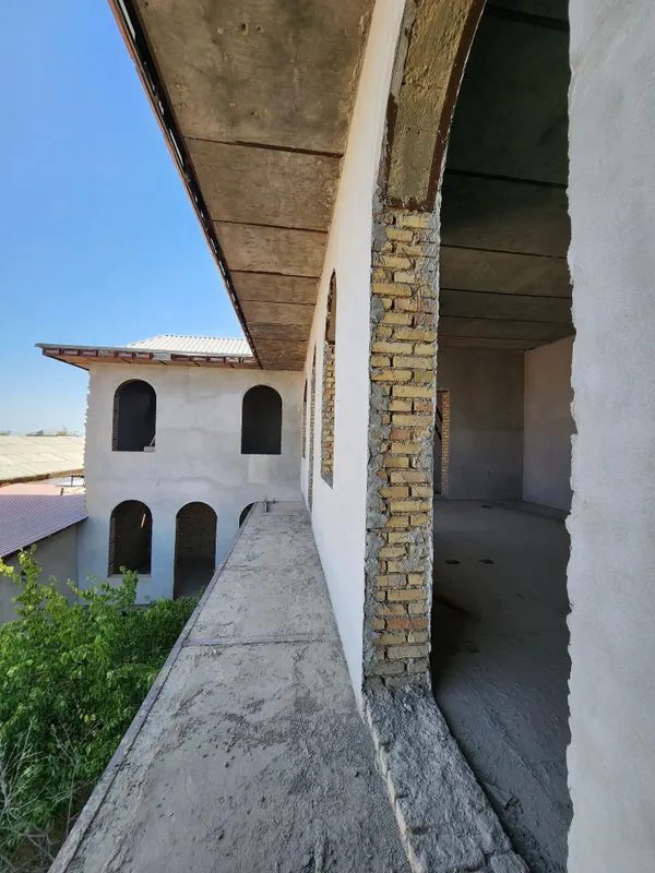Hovli sotiladi juda yaxshi qurilgan — фото 5