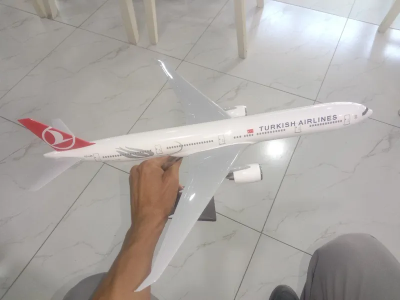 Turkish Airlines Boeing 777-300ER 2 Turkish Airlines Boeing 777-300ER 2