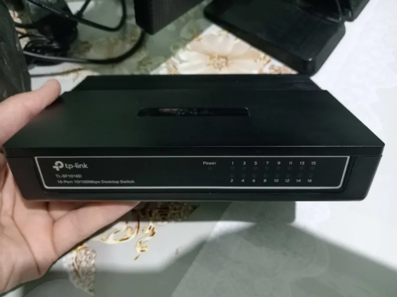 Komutator, HUB. TP-Link TL-SF1016D 10/100 Mbps. — фото 2