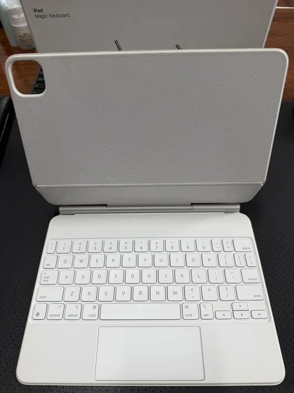 Продается Apple клавиатура+мышка 1