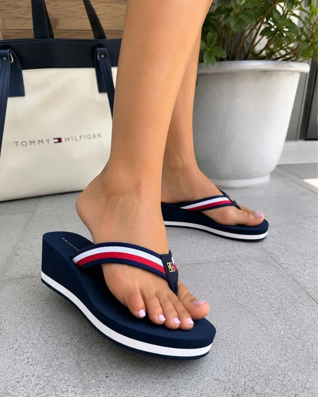 Женские брендовые сланцы Tommy Hilfiger 38-38,5 6 Женские брендовые сланцы Tommy Hilfiger 38-38,5 6