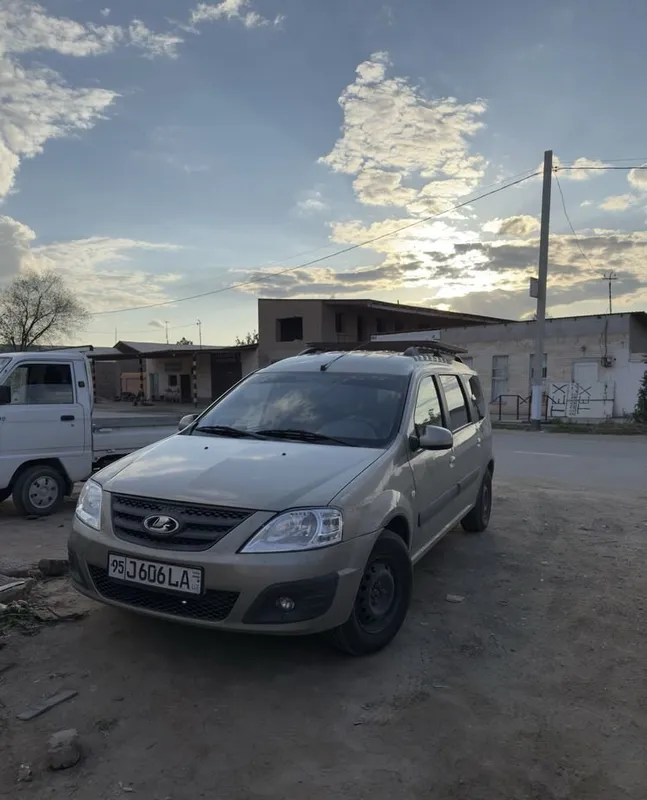 Lada Largus 2020 года выпуска в хорошем состоянии Lada Largus 2020 года выпуска в хорошем состоянии