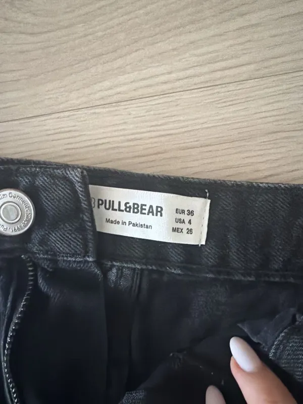 Женские штрты pullbear 36 размер 2 Женские штрты pullbear 36 размер 2