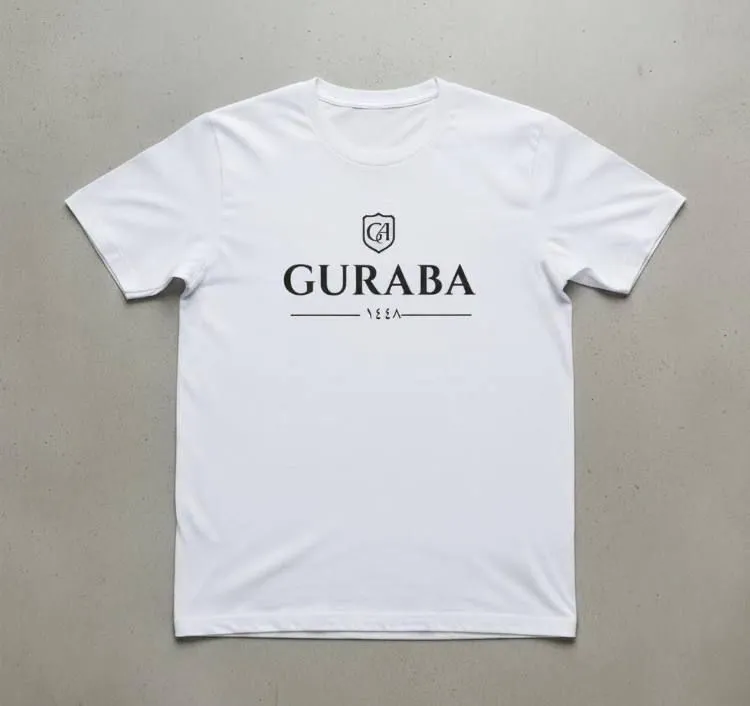 футболка белая с надписью GURABA
