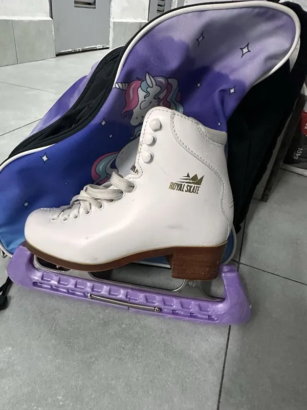 Фигурные коньки Royal Skate 33 разм+сумка, чехол для коньков, перчатки 1 Фигурные коньки Royal Skate 33 разм+сумка, чехол для коньков, перчатки 1
