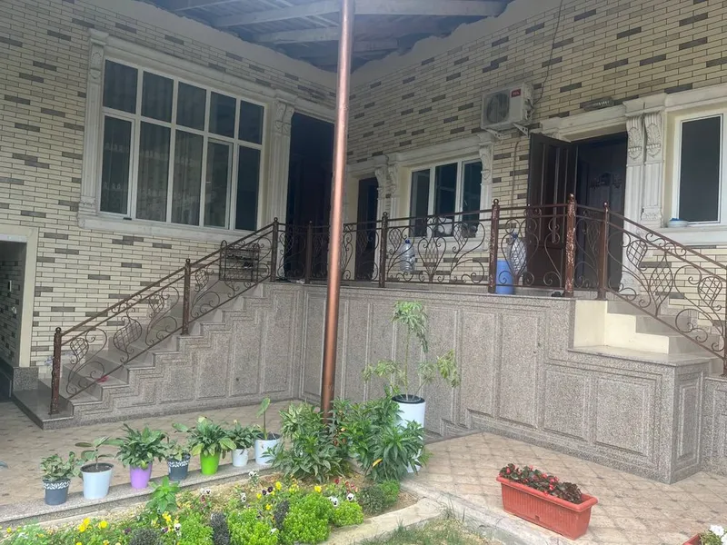 Ҳовли уй сотилади 3