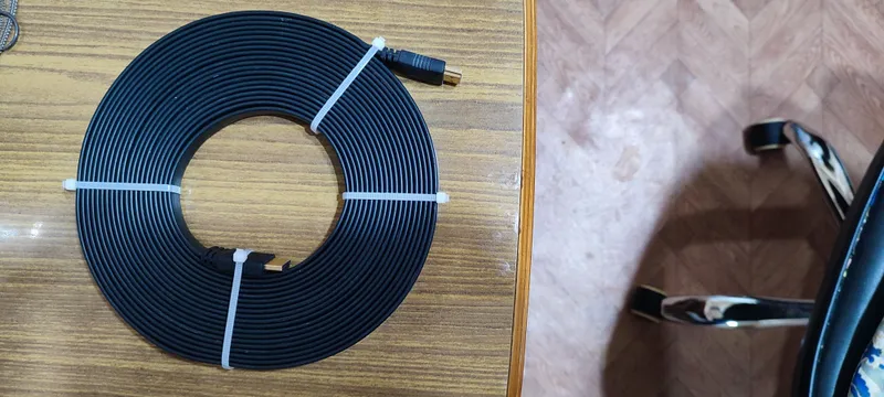 Продам кабель HDMI плоский метров рабочий.