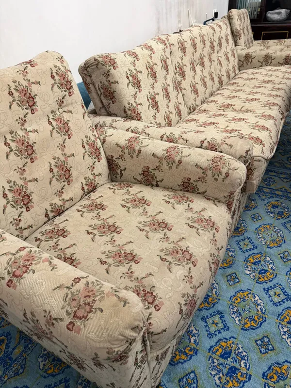 Divan va kreslo to‘plami sotiladi 1