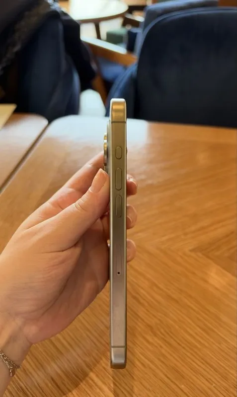 Iphone 15 pro, натуральный титан 4