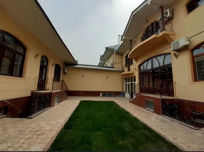 Продаётся дом в Центре Ташкента р.Яккасарайский Саламатина 3
