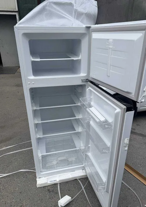 Холодильник Hisense DT-27DR4 White 206 л — фото 1 Холодильник Hisense DT-27DR4 White 206 л — фото 1