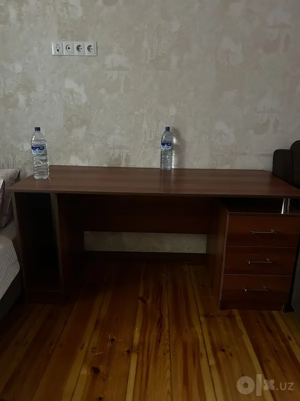 Продается стол СРОЧНО 2 Продается стол СРОЧНО 2