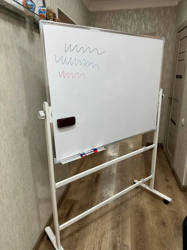 Marker va mel bilan yozish uchun doska