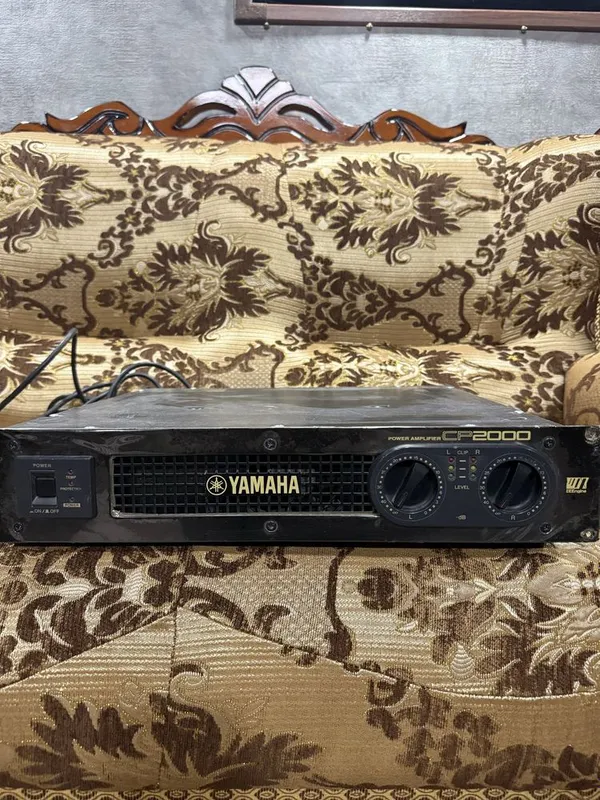 Yamaha CP 2000 I 1 Yamaha CP 2000 I 1