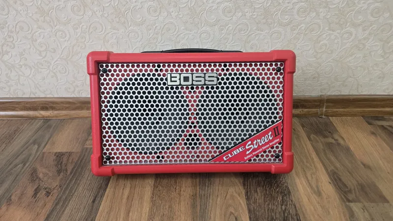 Boss Cube Street II Red — идеальное состояние 1