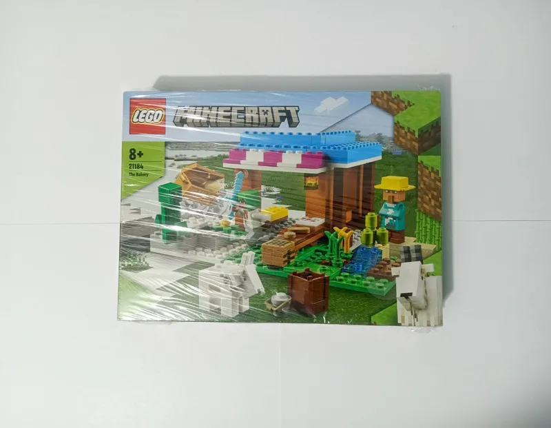 LEGO «Minecraft» - 21184 "The Bakery" — фото 1