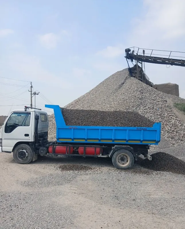 Qurilish chiqindilarini olib chiqish. Isuzu. 24/7 5