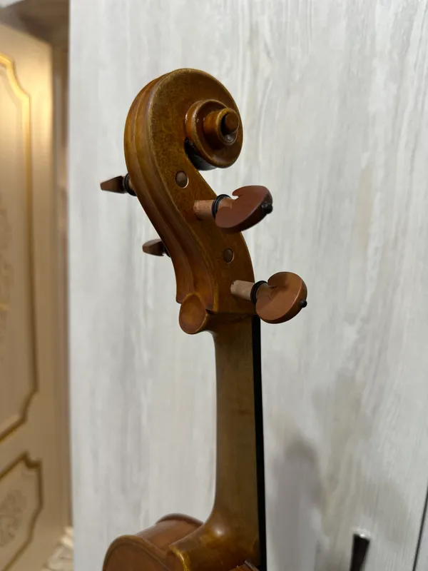 Italiyalik usta yasagan 4/4 Amati skripkasini sotaman 4
