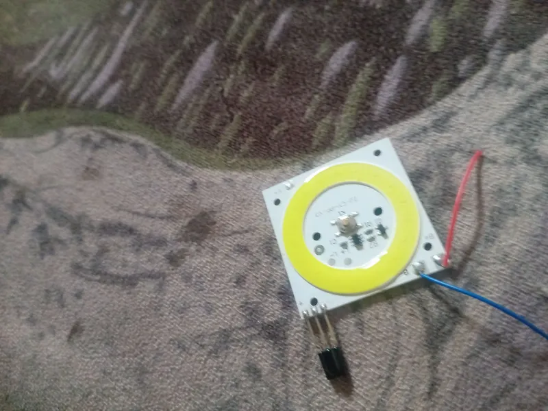 masofadan boshqariladigan let chiroq - 3.7v — фото 1