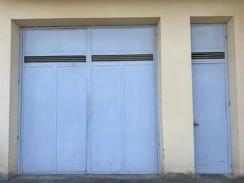 Darvoza 2.5 metal qalinligi toza turipti