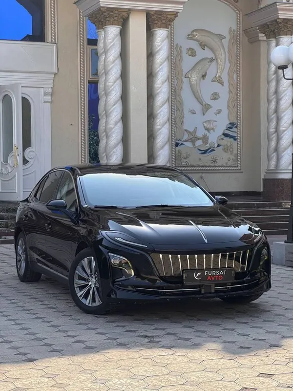 HONGQI EQM5 nasiyaga sotiladi
