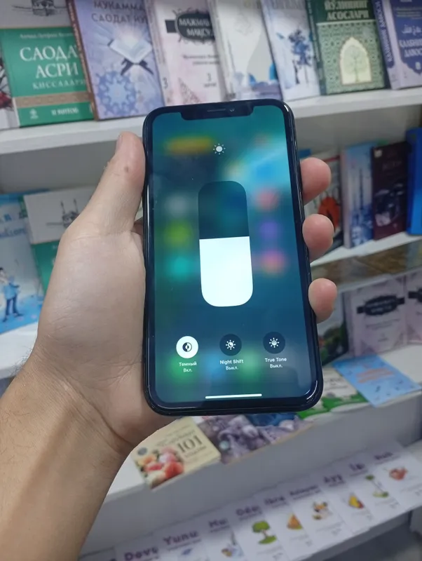 iphone xr sotiladi yoki barter androidga