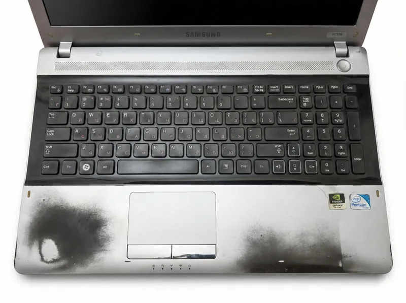 Ноутбук Samsung 15.6" / SSD /Батарейка работает — фото 2