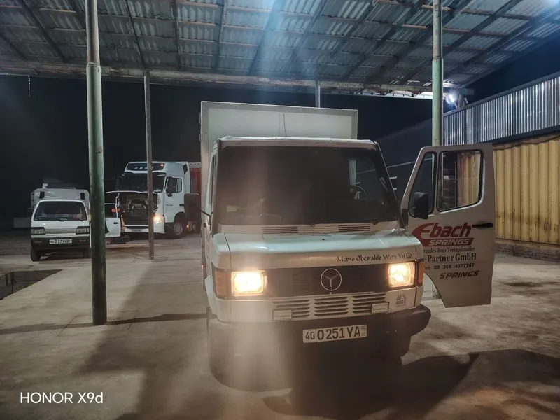 Mersedes benz 207 2 Mersedes benz 207 2