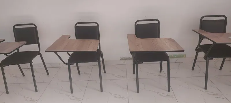 Parta stullar o'quv markazlari uchun 4 Parta stullar o'quv markazlari uchun 4