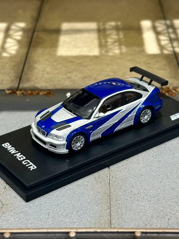 1:64 masshtabdagi BMW M3 GTR Need For Speed o‘yinchoq mashinasi 1 1:64 masshtabdagi BMW M3 GTR Need For Speed o‘yinchoq mashinasi 1