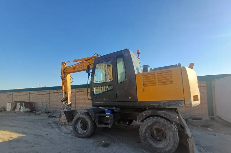 Экскаватор Hyundai 1400 3 Экскаватор Hyundai 1400 3