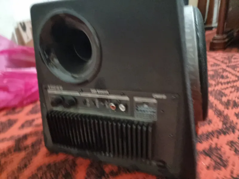 Автомобильный сабвуфер Edifier CW810 2 Автомобильный сабвуфер Edifier CW810 2
