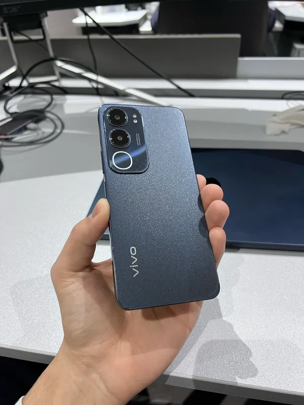 Vivo Y 19 S срочно 2 Vivo Y 19 S срочно 2