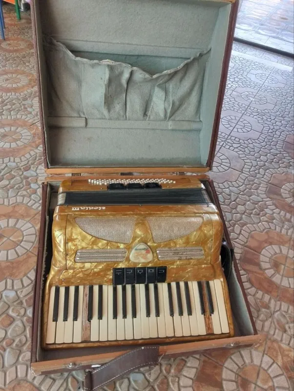 Продается Аккордион Melodia 3 1